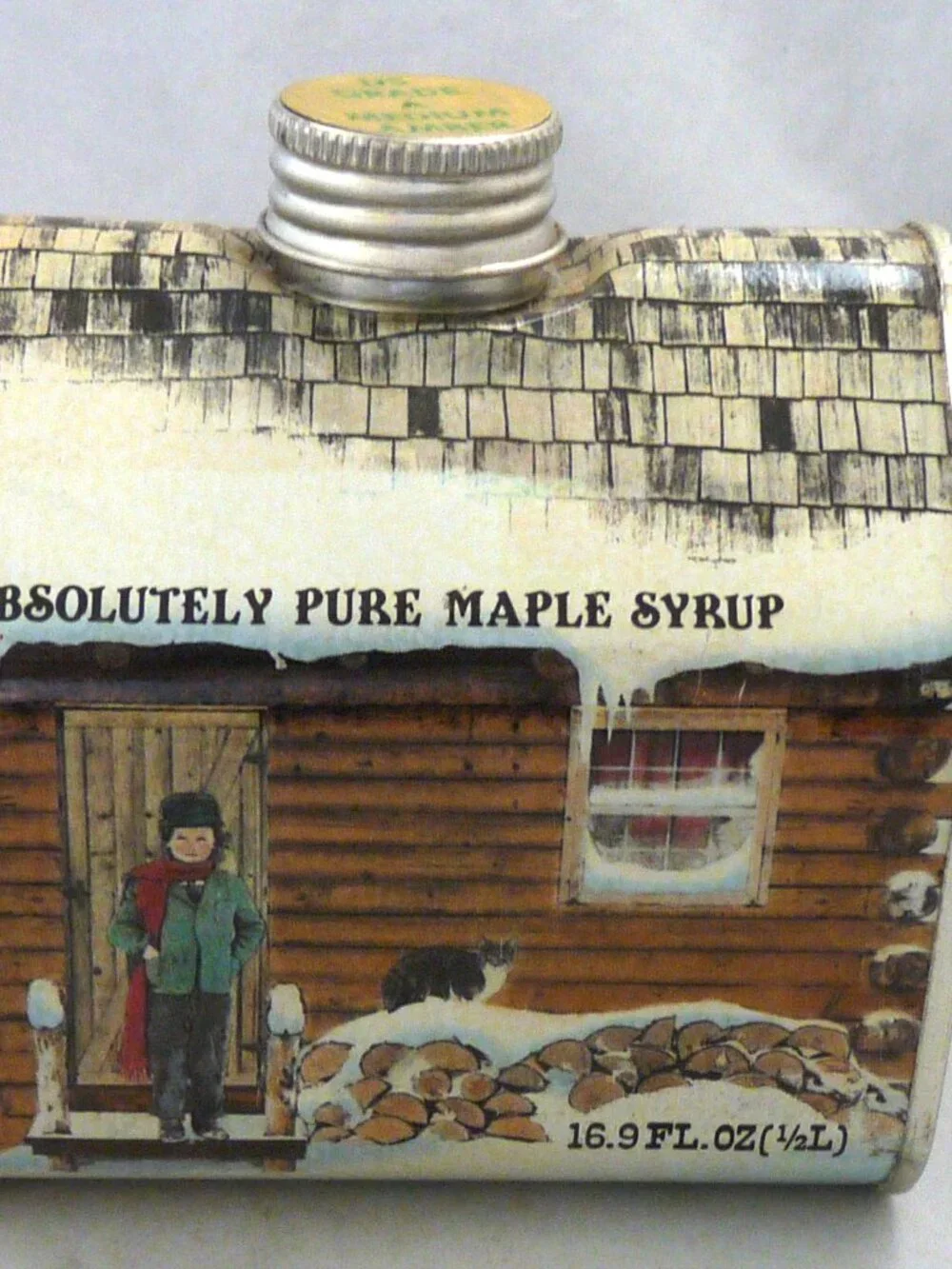Vintage maple syrup tin log cabin Grafton Vermont